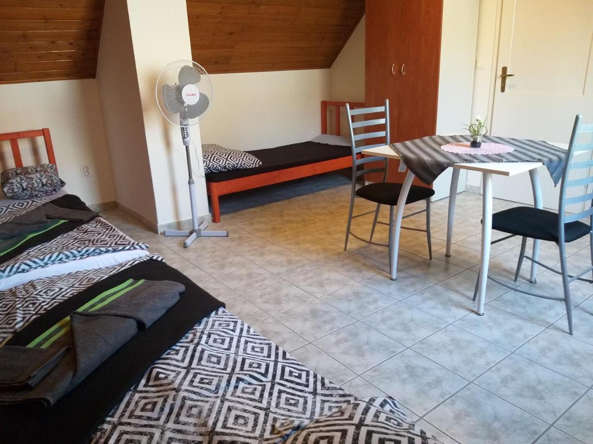 Aparthotel Azure House Keszthely Esterno foto