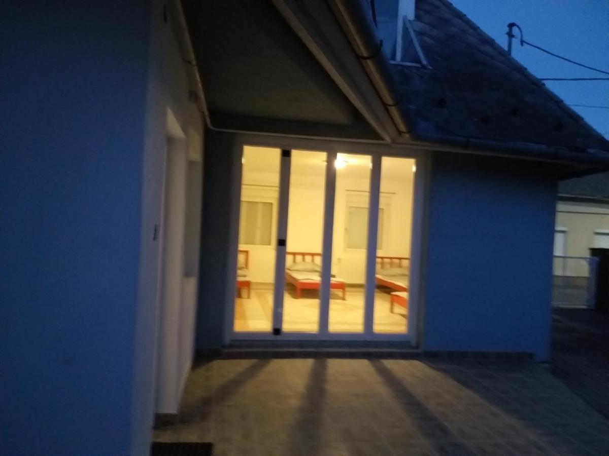 Aparthotel Azure House Keszthely Esterno foto