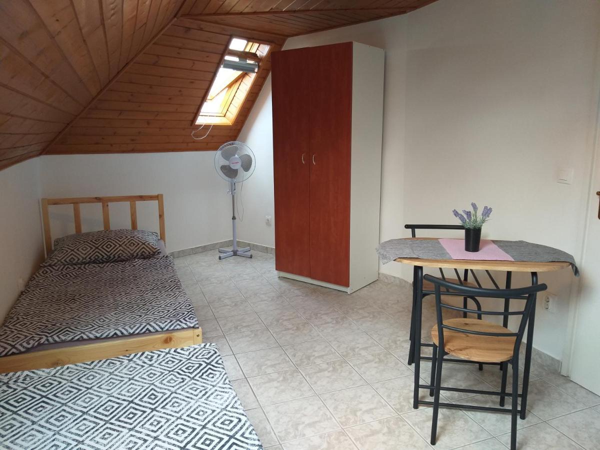 Aparthotel Azure House Keszthely Esterno foto