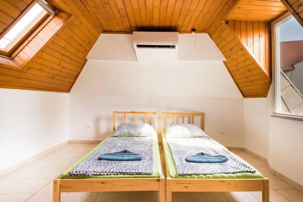 Aparthotel Azure House Keszthely Esterno foto