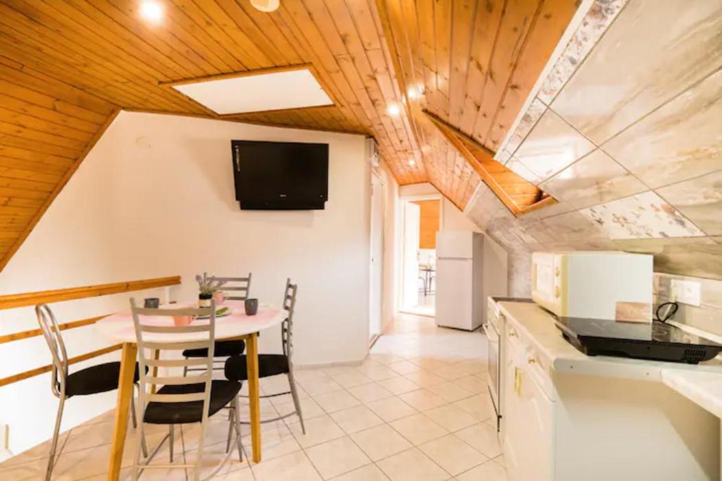 Aparthotel Azure House Keszthely Esterno foto
